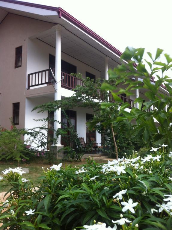 Goddess Garden Sigiriya Hotel Buitenkant foto